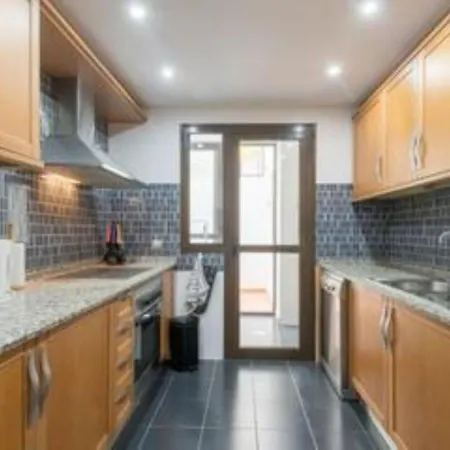 New Golden Mile إِستيبونا