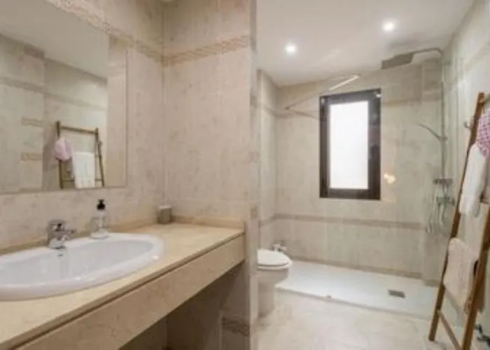 New Golden Mile Apartment